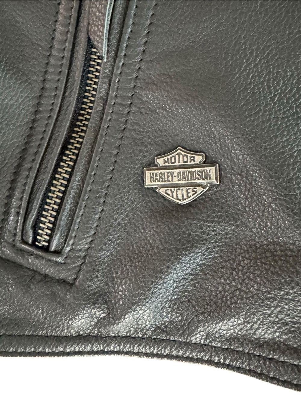 Harley-Davidson Avenue Black Leather Vest - Picture 8 of 13